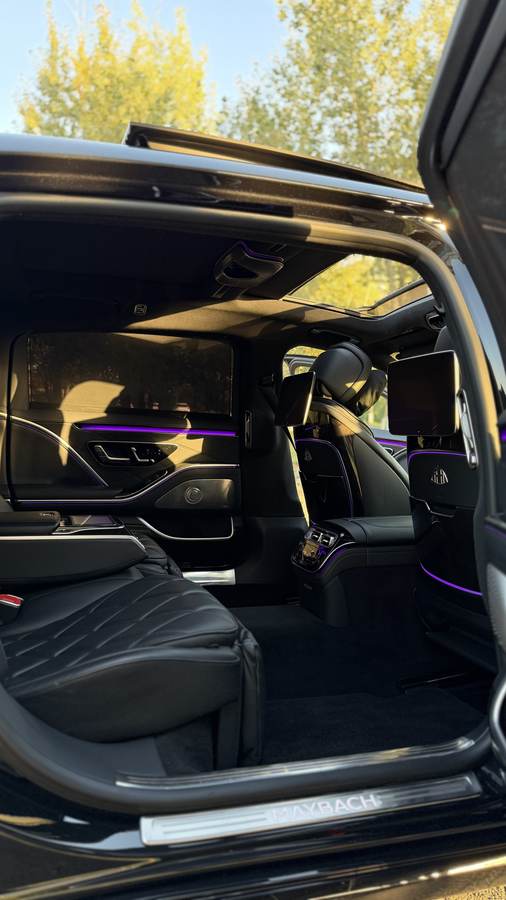 Mercedes-Maybach S-Class W223 — Задний ряд