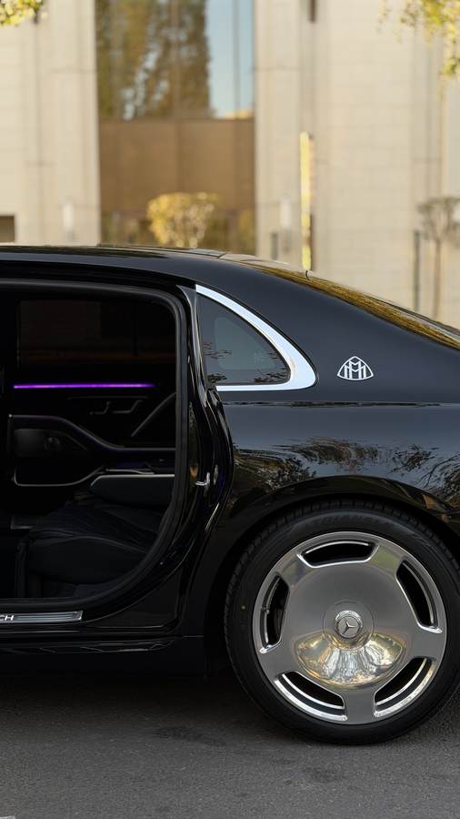 Mercedes-Maybach S-Class W223 — Экраны и столики