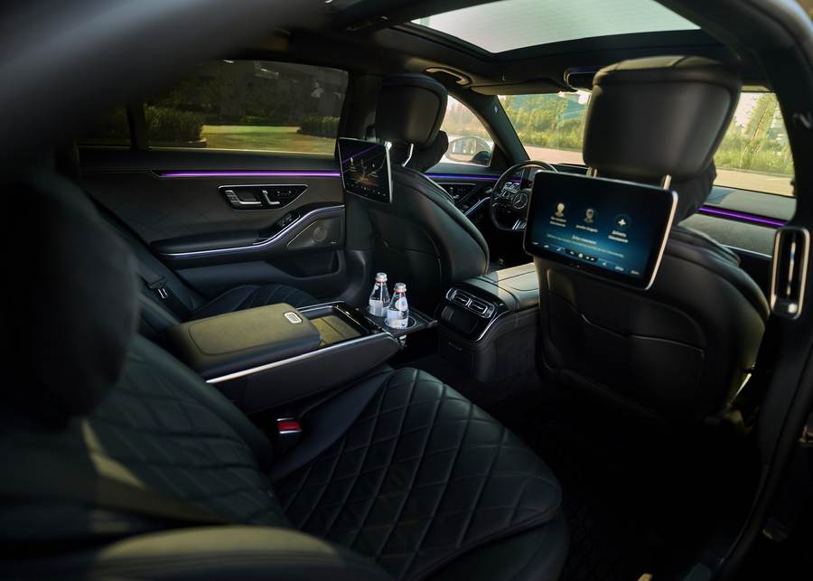 Mercedes-Benz S-Class W223 — Задний ряд