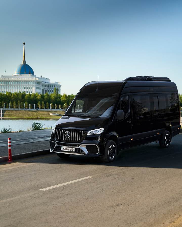 Mercedes-Benz Sprinter VIP — Спереди