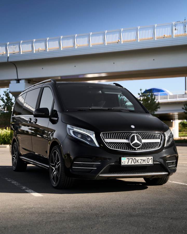 Mercedes-Benz V-Class — Спереди